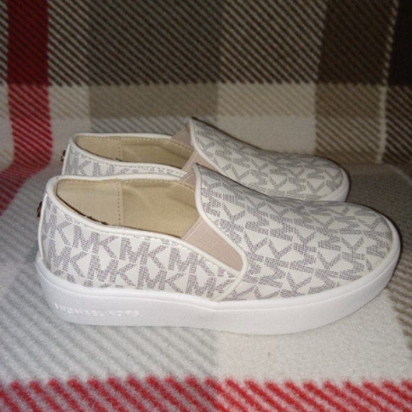 MK Kids Canvas Slip On Shoes - Picture 2 of 8